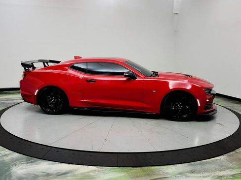 Used 2019 Chevrolet Camaro SS RWD image 4