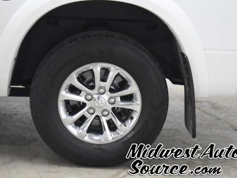 Used 2018 RAM 1500 SLT image 9