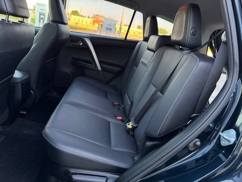 Used 2018 Toyota RAV4 Limited AWD/4WD image 8