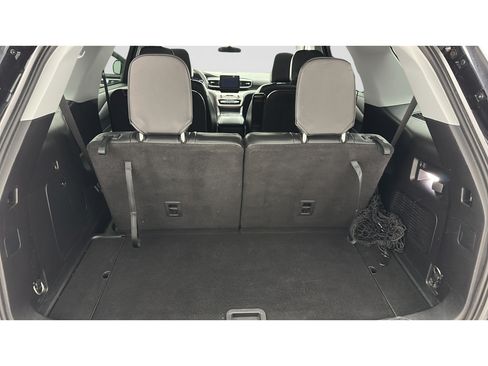 Used 2021 Ford Explorer XLT w/ Equipment Group 202A AWD/4WD image 22