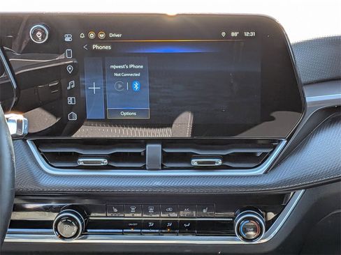 Used 2025 Chevrolet Equinox LT image 19