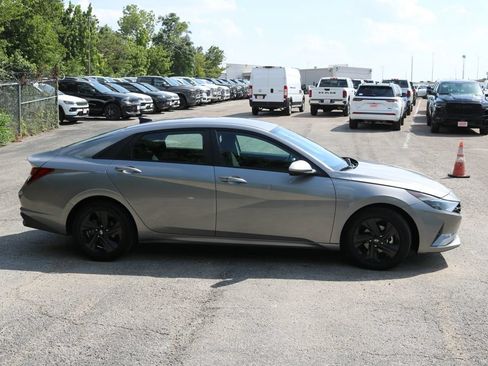 Used 2023 Hyundai Elantra SEL FWD image 6