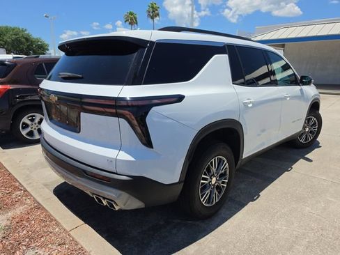 Used 2024 Chevrolet Traverse LT FWD image 4