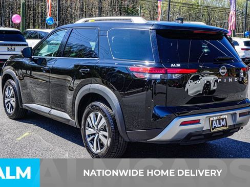 Used 2025 Nissan Pathfinder SL FWD image 4
