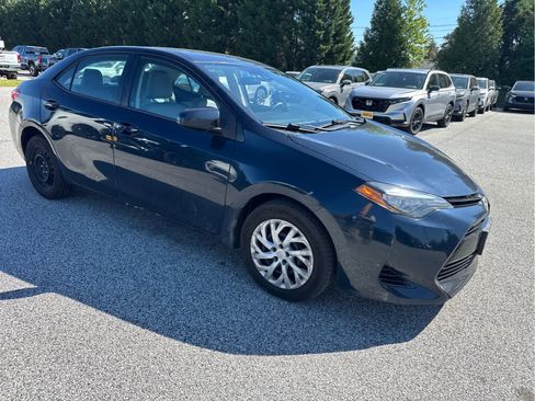 Used 2017 Toyota Corolla LE w/ Carpet Mat Package (TMS) FWD image 6