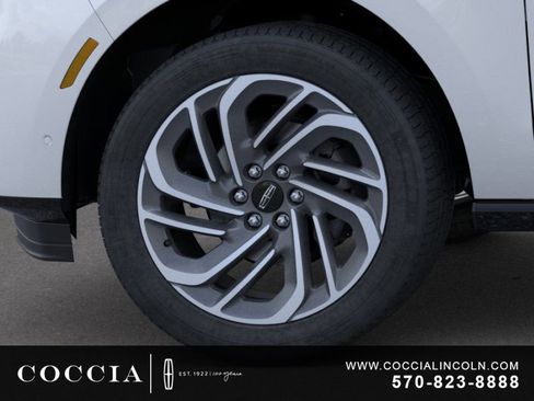 New 2026 Lincoln Navigator L Reserve AWD/4WD image 19