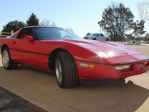 Used 1989 Chevrolet Corvette Coupe RWD image 20