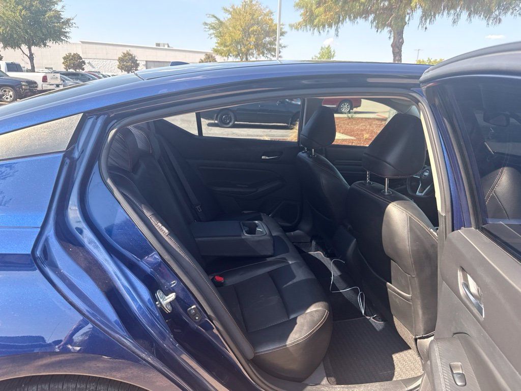 Used 2019 Nissan Altima 2.0 SR FWD image 15