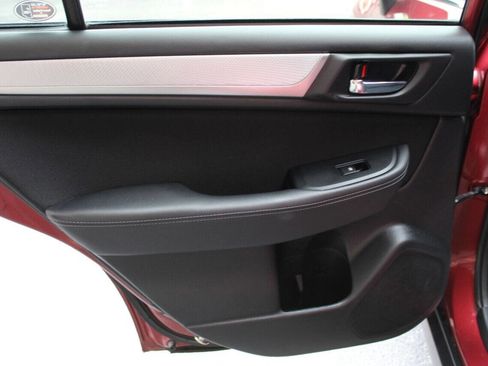 Used 2019 Subaru Outback 2.5i Premium image 15