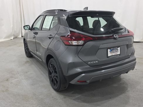 Used 2023 Nissan Kicks SR w/ SR Premium Package FWD image 4