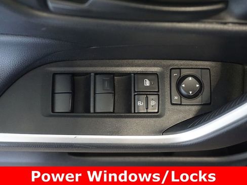 Used 2025 Toyota RAV4 LE AWD/4WD image 5
