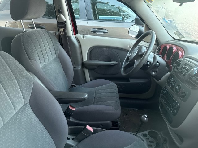 Used 2005 Chrysler PT Cruiser Touring FWD image 3