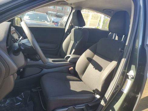 Used 2018 Honda HR-V LX image 16
