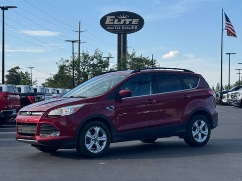 Used 2015 Ford Escape SE w/ Equipment Group 201A AWD/4WD image 1