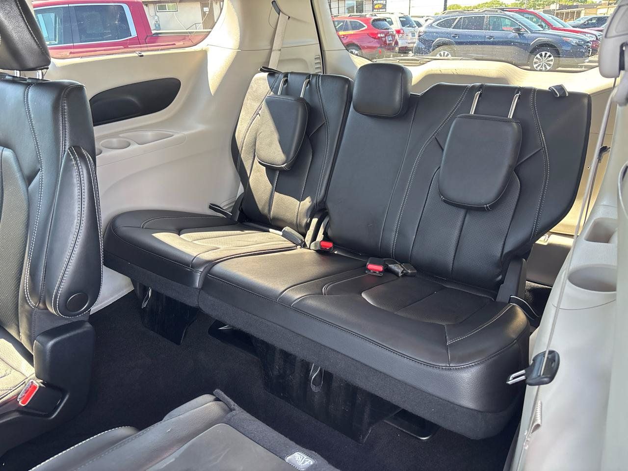 Used 2022 Chrysler Pacifica Touring-L FWD image 35