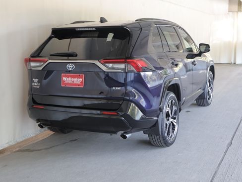 Used 2024 Toyota RAV4 XSE w/ Weather Package AWD/4WD image 7