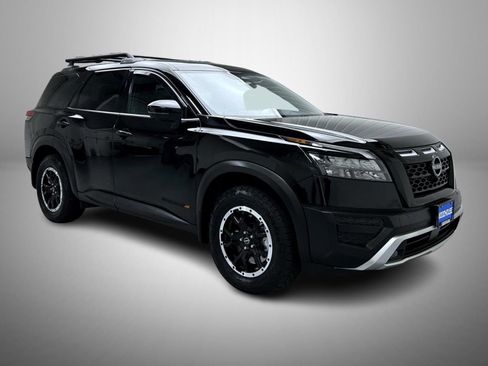 Used 2025 Nissan Pathfinder Rock Creek AWD/4WD image 3