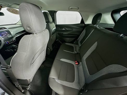 Used 2023 Chevrolet TrailBlazer LT AWD/4WD image 33
