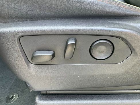 Used 2025 GMC Sierra 1500 AT4 w/ Technology Package image 6