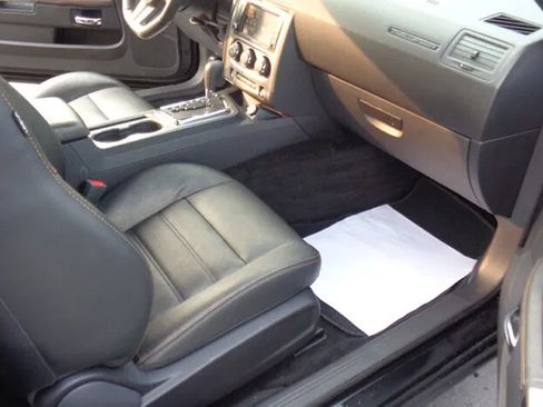 Used 2014 Dodge Challenger SXT RWD image 12