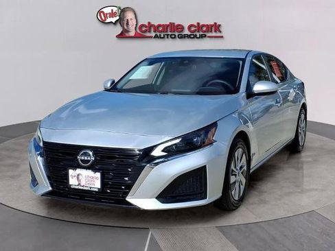 Certified 2023 Nissan Altima 2.5 S FWD image 2