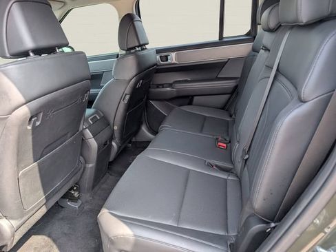 Used 2024 Hyundai Santa Fe SEL FWD image 11