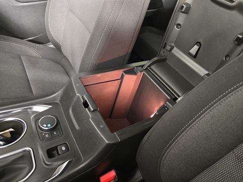 Certified 2023 Chevrolet Traverse LT FWD image 30