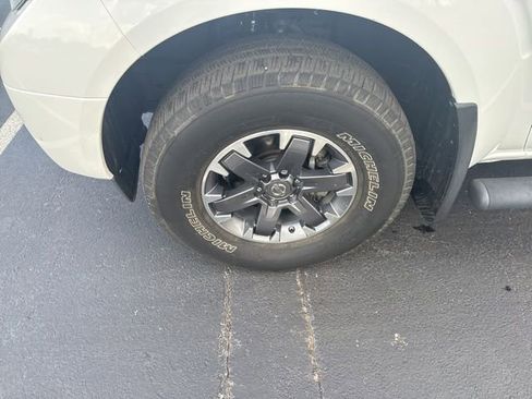 Used 2016 Nissan Frontier PRO-4X w/ Pro-4x Luxury Package image 5