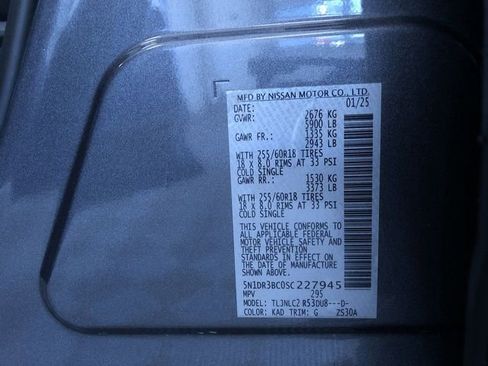 Used 2025 Nissan Pathfinder SV image 33