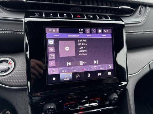 New 2025 Jeep Grand Cherokee Altitude w/ Trailer Tow Package image 28