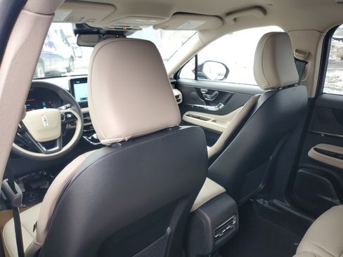 New 2026 Lincoln Corsair Premiere image 24