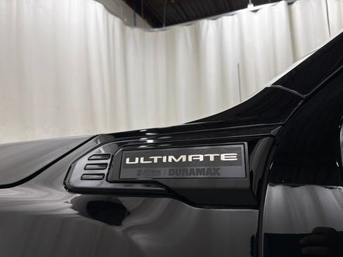 Used 2024 GMC Sierra 2500 Denali Ultimate AWD/4WD image 9