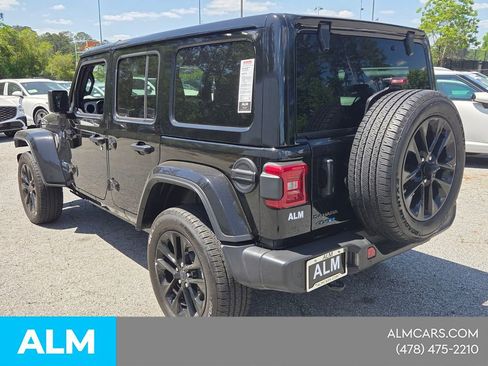 Used 2025 Jeep Wrangler Unlimited Sahara w/ Safety Group AWD/4WD image 13