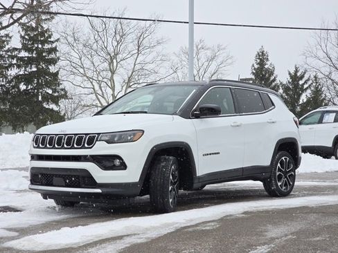 Used 2023 Jeep Compass Limited image 22