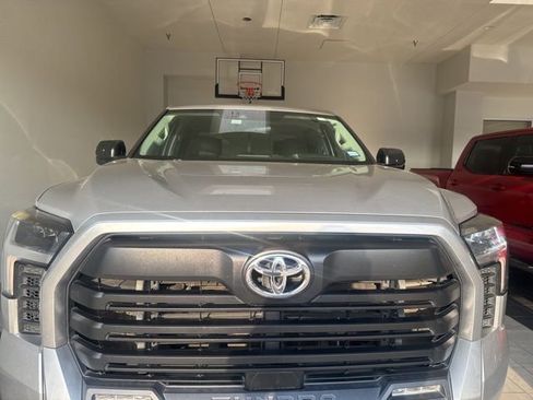 Used 2022 Toyota Tundra SR5 RWD image 3