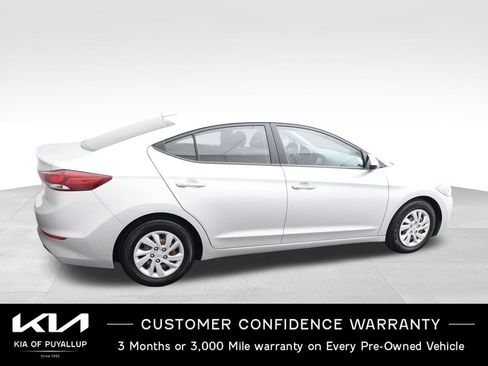 Used 2018 Hyundai Elantra SE w/ SE Connectivity Package 04 FWD image 4