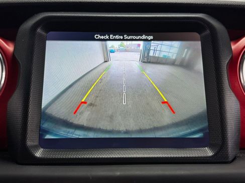 Used 2018 Jeep Wrangler Unlimited Rubicon image 16