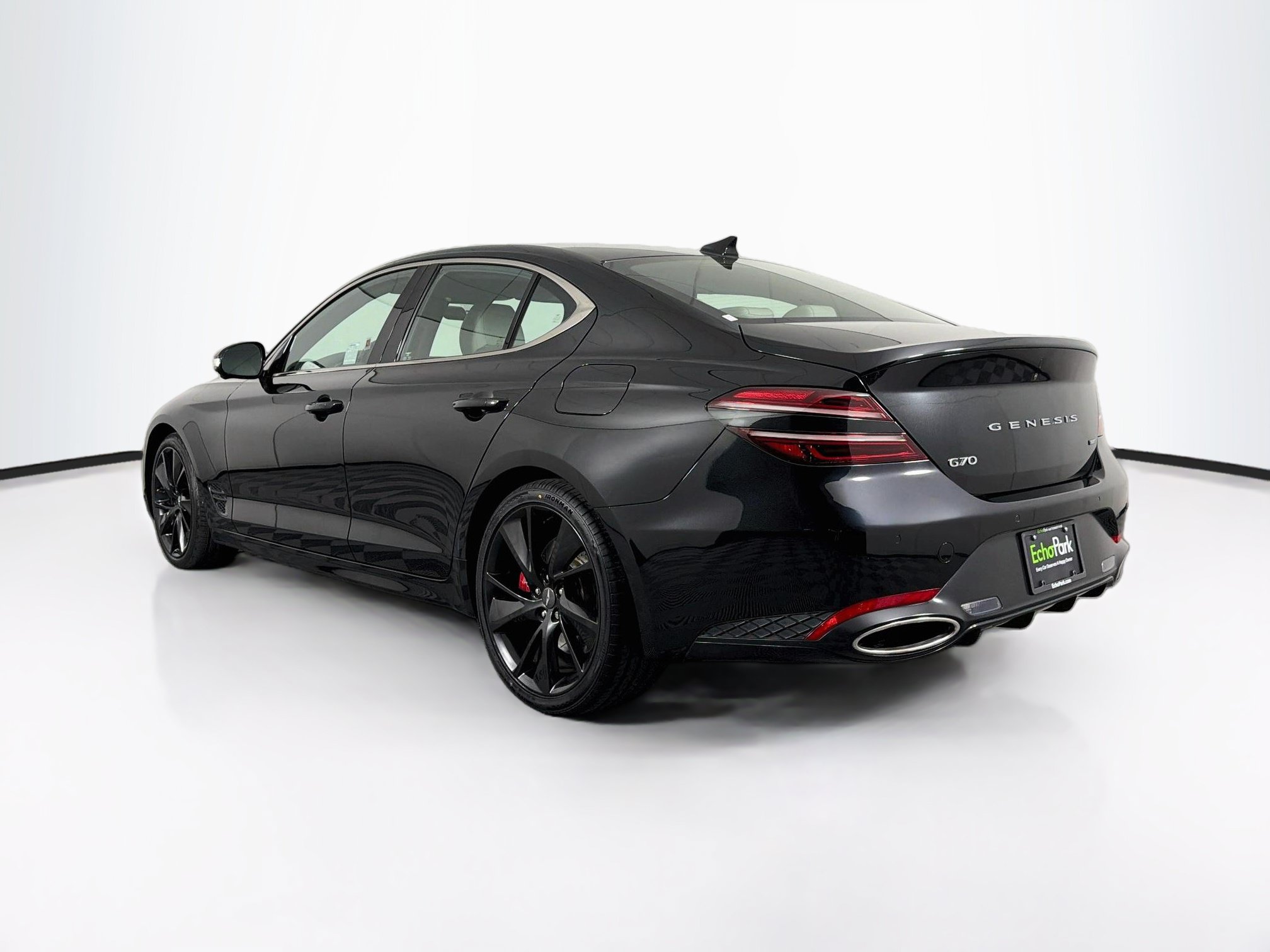 Used 2022 Genesis G70 3.3T RWD image 5