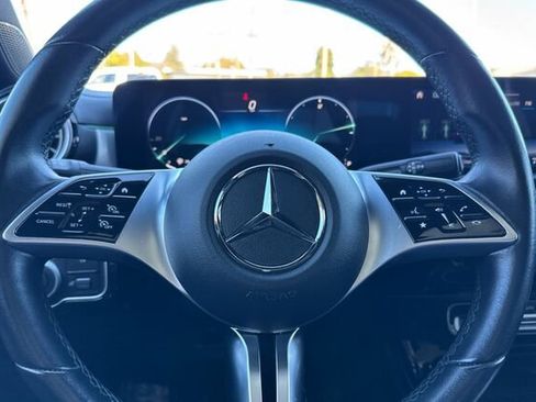 Used 2025 Mercedes-Benz CLA 250 4MATIC image 22