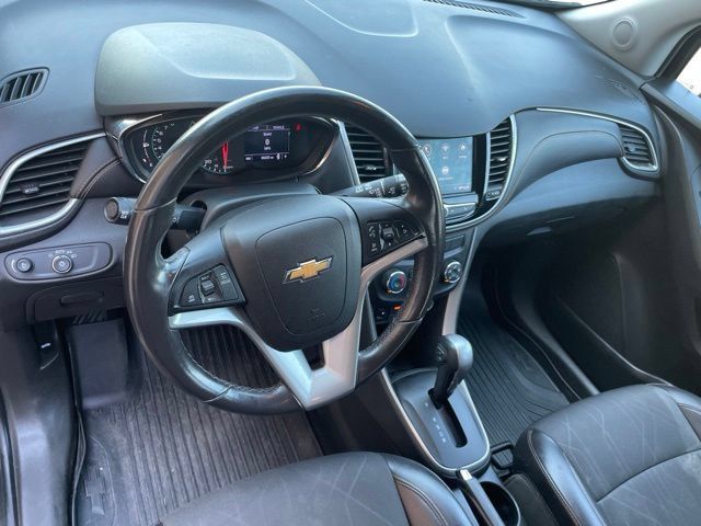 Used 2020 Chevrolet Trax LT w/ Driver Confidence Package FWD image 24