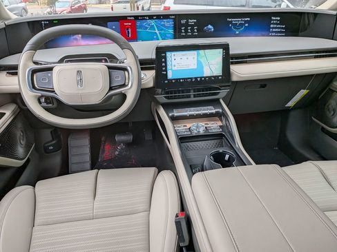 New 2025 Lincoln Nautilus Reserve AWD/4WD image 30
