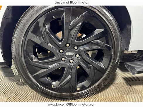 Used 2025 Lincoln Navigator Black Label AWD/4WD image 25