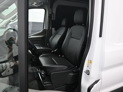 New 2026 Ford Transit 250 148 Medium Roof w/ Load Area Protection Package RWD image 8