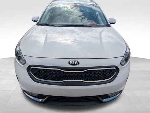 Used 2019 Kia Niro EX image 2