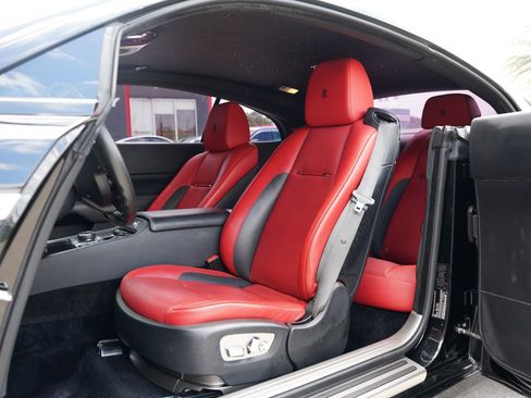 Used 2019 Rolls-Royce Wraith RWD image 17