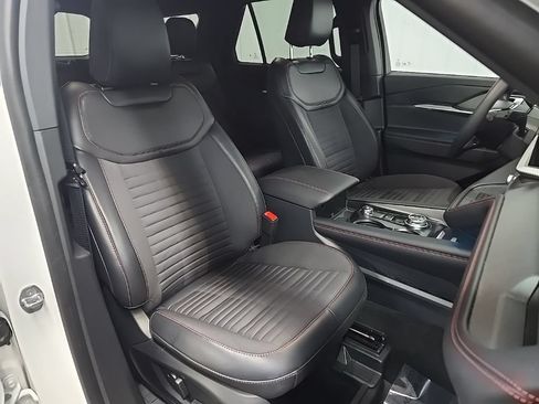 Used 2025 Ford Explorer ST-Line w/ Premium Package AWD/4WD image 20