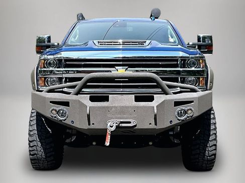 Used 2019 Chevrolet Silverado 3500 High Country w/ Duramax Plus Package AWD/4WD image 3