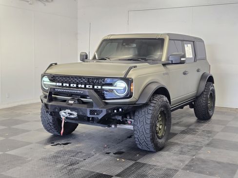 Certified 2024 Ford Bronco Wildtrak image 4