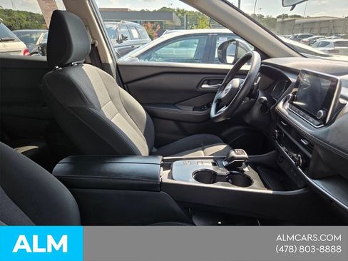 Used 2024 Nissan Rogue SV FWD image 17
