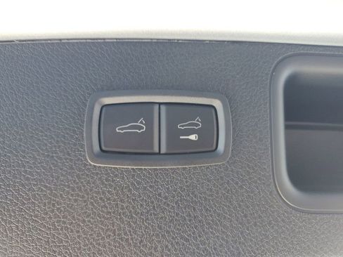 New 2026 Porsche Macan image 18